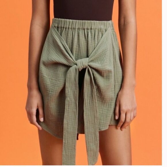 NWT Zara soft green knotted skirt Sz XS - Picture 1 of 5